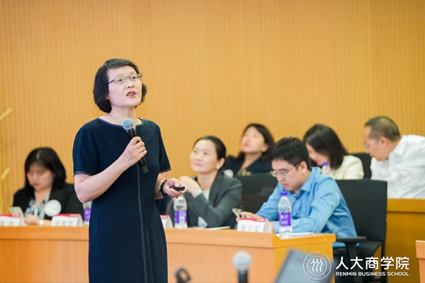 女生自慰
党委副书记方玉萍发言.jpg